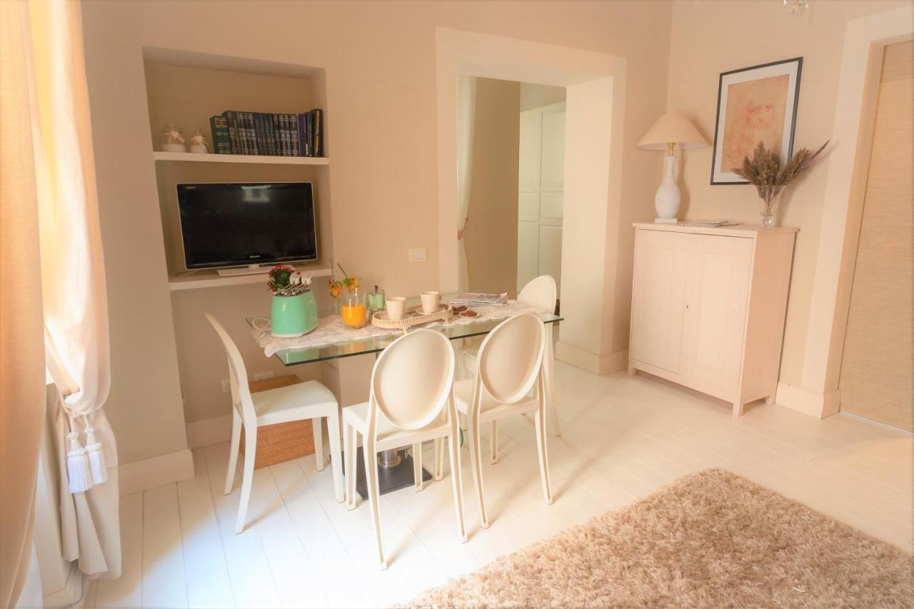 White Florence Suite Extérieur photo