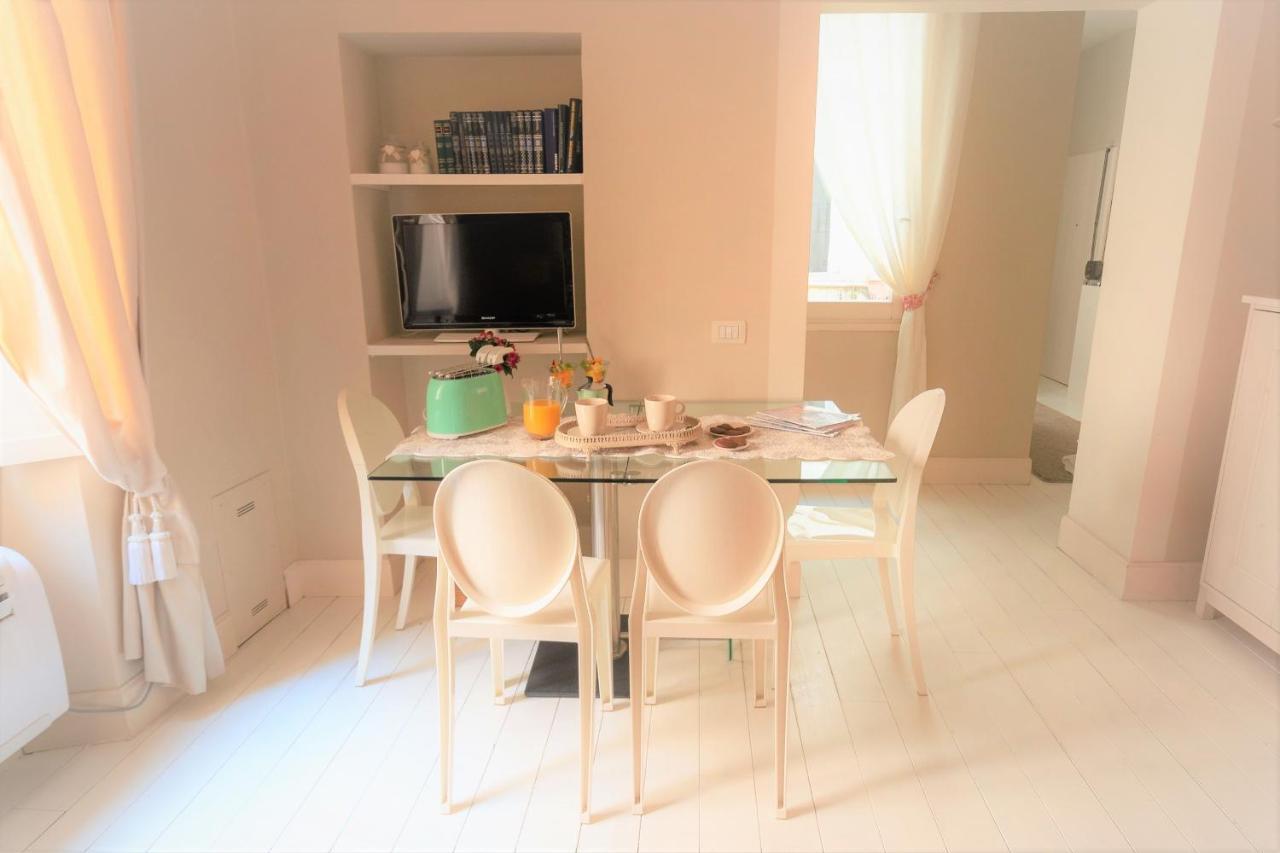 White Florence Suite Extérieur photo